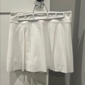 Nike Dri-Fit White athletic skirt size M